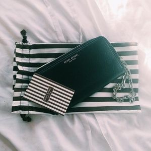 Henri Bendel wallet -NEVER BEEN USED-